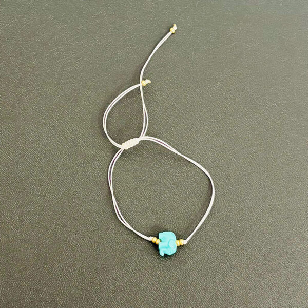 Handcrafted Apatite Elephant Bracelet”: Symbol of Resilience